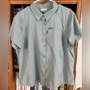 Columbia women’s short-sleeve shirt XXL NWOT